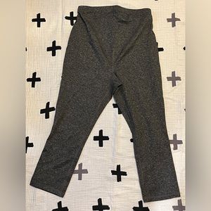 Old Navy Grey Active Wear Exercise Work Out Capris sz S